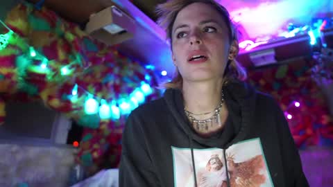 Snapshot of sophie_lovely chatting on 01/31/25, 05:40 derpy derpington online show from 01/31/25, 05:40