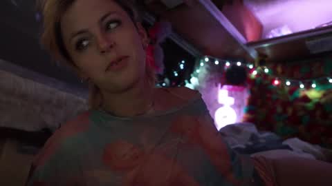 Snapshot of sophie_lovely chatting on 02/17/25, 06:20 derpy derpington online show from 02/17/25, 06:20