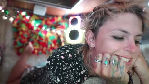 Snapshot of sophie_lovely chatting on 02/26/25, 05:31 derpy derpington online show from 02/26/25, 05:31