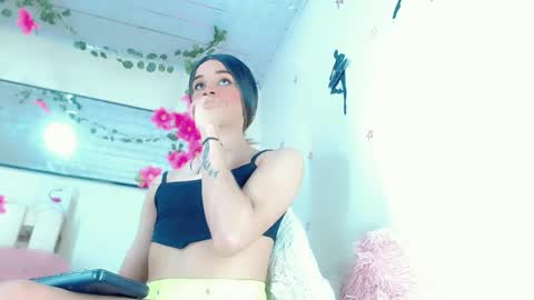 Snapshot of sophie_miaa chatting on 12/15/24, 02:08 sophie_miaa online show from 12/15/24, 02:08