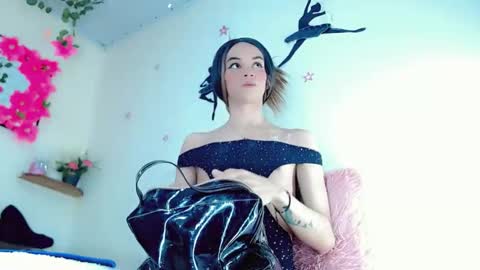 Snapshot of sophie_miaa chatting on 01/04/25, 12:59 sophie_miaa online show from 01/04/25, 12:59