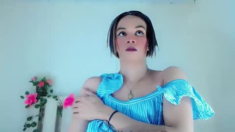 Snapshot of sophie_miaa chatting on 01/25/25, 05:19 sophie_miaa online show from 01/25/25, 05:19