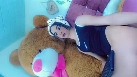 Snapshot of sophie_miaa chatting on 02/12/25, 01:48 sophie_miaa online show from 02/12/25, 01:48