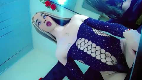 Snapshot of sophie_miaa chatting on 02/13/25, 09:17 sophie_miaa online show from 02/13/25, 09:17