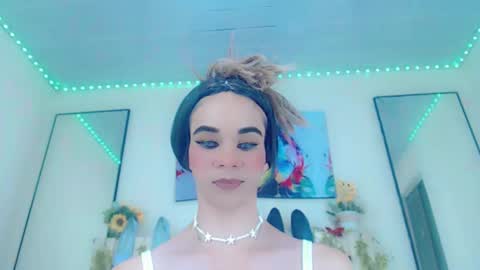 Snapshot of sophie_miaa chatting on 02/24/25, 03:33 sophie_miaa online show from 02/24/25, 03:33