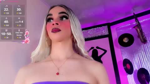 Snapshot of sophie_miaa chatting on 10/10/25, 11:09 sophie_miaa online show from 10/10/25, 11:09