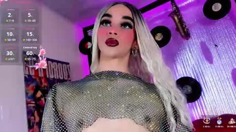 Snapshot of sophie_miaa chatting on 10/11/25, 11:20 sophie_miaa online show from 10/11/25, 11:20