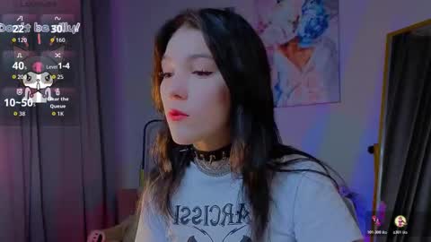 Snapshot of sophie_nomenal_ chatting on 11/11/25, 09:26 sophie_nomenal_ online show from 11/11/25, 09:26