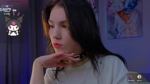 Snapshot of sophie_nomenal_ chatting on 11/18/25, 02:43 sophie_nomenal_ online show from 11/18/25, 02:43