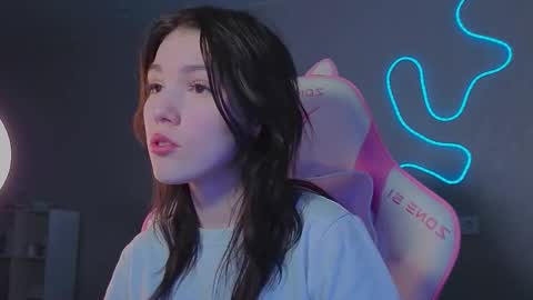 Snapshot of sophie_nomenal_ chatting on 12/05/25, 03:20 sophie_nomenal_ online show from 12/05/25, 03:20