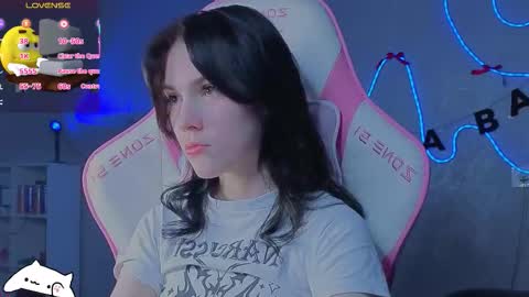 Snapshot of sophie_nomenal_ chatting on 01/09/26, 02:31 sophie_nomenal_ online show from 01/09/26, 02:31