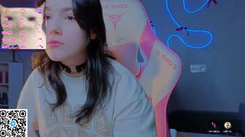 Snapshot of sophie_nomenal_ chatting on 01/31/26, 11:36 sophie_nomenal_ online show from 01/31/26, 11:36