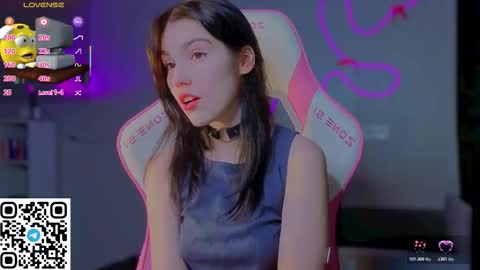 Snapshot of sophie_nomenal_ chatting on 02/25/26, 07:45 sophie_nomenal_ online show from 02/25/26, 07:45