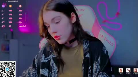 sophie_nomenal_ online show from 03/27/26, 02:17
