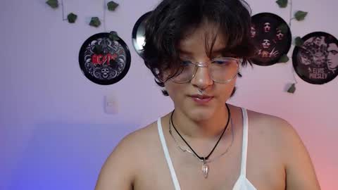 sophie_ross1 online show from 10/18/25, 01:08