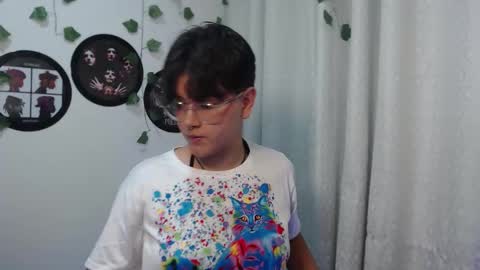 sophie_ross1 online show from 11/26/25, 04:24