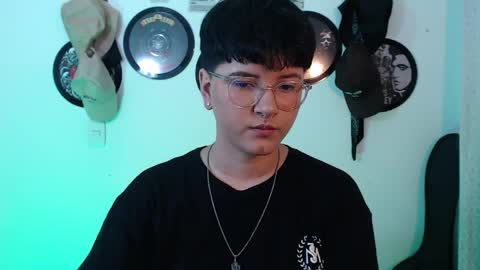 sophie_ross1 online show from 04/07/26, 12:55