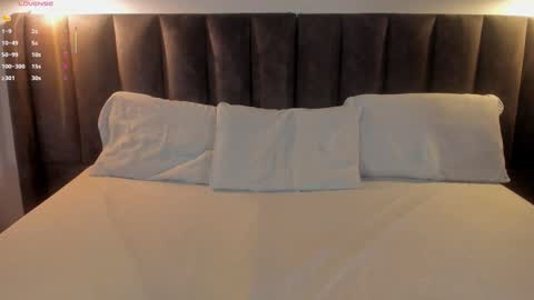 sophie_smith19 online show from 11/06/25, 02:29