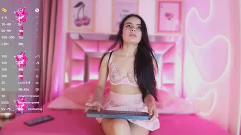 Snapshot of sophie_stars chatting on 11/30/25, 10:19 Sophie online show from 11/30/25, 10:19