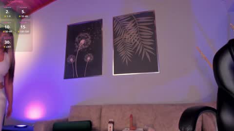 Snapshot of sophiebarnett_ chatting on 02/06/25, 10:21 Sophie online show from 02/06/25, 10:21