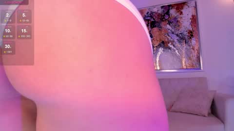 Snapshot of sophiebarnett_ chatting on 02/14/25, 05:51 Sophie online show from 02/14/25, 05:51