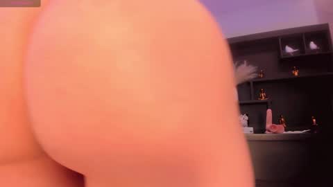 Snapshot of sophiebarnett_ chatting on 02/16/25, 06:32 Sophie online show from 02/16/25, 06:32