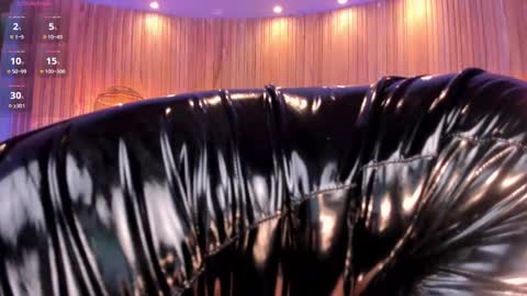 Snapshot of sophiebarnett_ chatting on 03/02/25, 05:01 Sophie online show from 03/02/25, 05:01