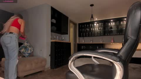 Snapshot of sophiebarnett_ chatting on 11/05/25, 11:27 Sophie online show from 11/05/25, 11:27