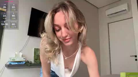 sophiebelll online show from 11/23/25, 11:21