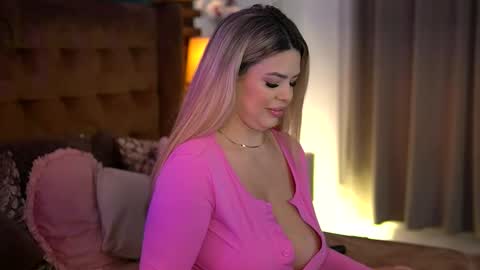 Sophie online show from 12/03/25, 06:10