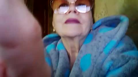 SophieBurnsX online show from 04/28/26, 09:58