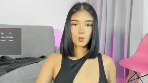 Snapshot of sophiecb chatting on 06/21/26, 08:00 sophie online show from 06/21/26, 08:00