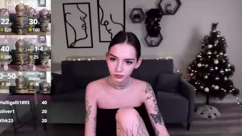Snapshot of sophiecherrie chatting on 12/12/24, 03:54 Sophie online show from 12/12/24, 03:54