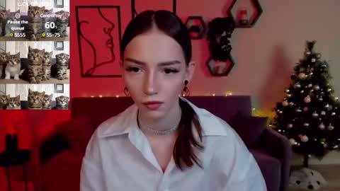 Snapshot of sophiecherrie chatting on 12/30/24, 04:31 Sophie online show from 12/30/24, 04:31