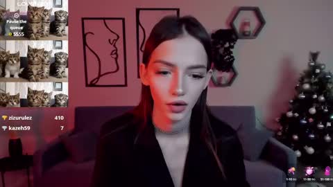 Snapshot of sophiecherrie chatting on 01/09/25, 06:36 Sophie online show from 01/09/25, 06:36