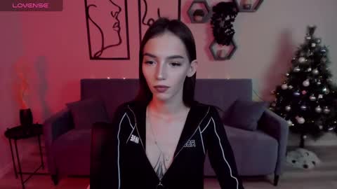Snapshot of sophiecherrie chatting on 01/10/25, 05:34 Sophie online show from 01/10/25, 05:34