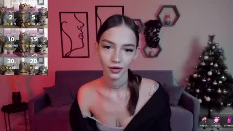 Snapshot of sophiecherrie chatting on 01/12/25, 10:22 Sophie online show from 01/12/25, 10:22