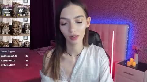 Snapshot of sophiecherrie chatting on 01/27/25, 09:23 Sophie online show from 01/27/25, 09:23