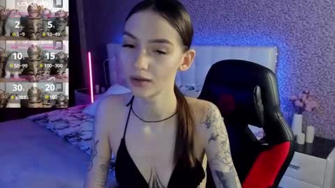 Snapshot of sophiecherrie chatting on 02/20/25, 06:17 Sophie online show from 02/20/25, 06:17