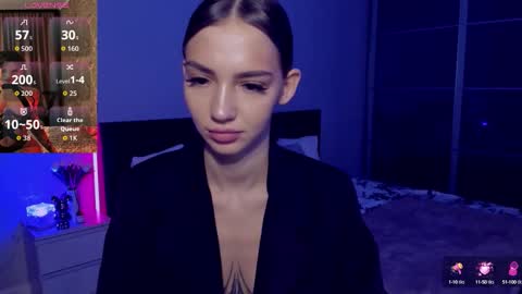 Snapshot of sophiecherrie chatting on 10/14/25, 12:00 Sophie online show from 10/14/25, 12:00