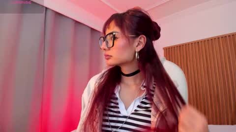   Sophie  IG sophiecherry es   online show from 11/21/25, 08:51