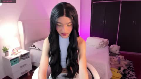 Snapshot of sophiecornett chatting on 11/26/25, 01:56 online show from 11/26/25, 01:56