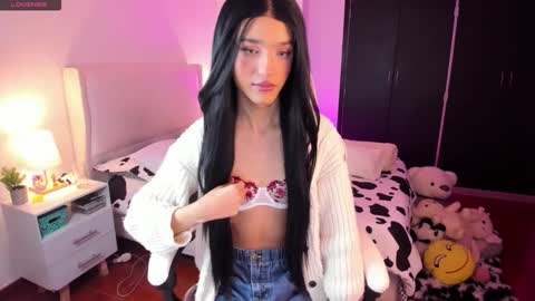 Snapshot of sophiecornett chatting on 12/14/25, 11:26 online show from 12/14/25, 11:26