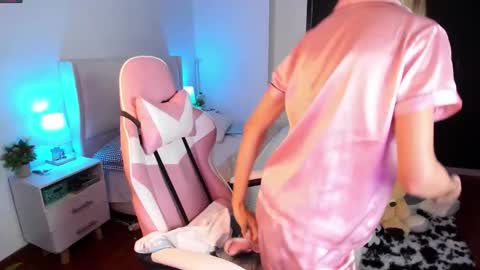    online show from 02/10/26, 08:40