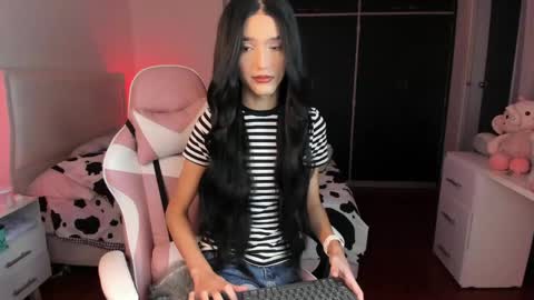    online show from 05/25/26, 01:44
