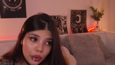 Sophiee  online show from 11/22/25, 11:15