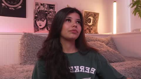 Sophiee  online show from 05/13/26, 07:00