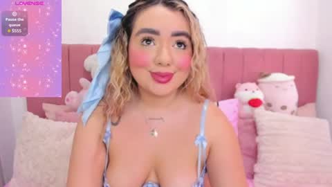Snapshot of sophiee_rosee chatting on 07/11/26, 05:04 sophiee rosee online show from 07/11/26, 05:04