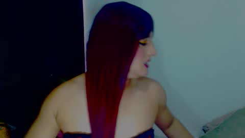 Snapshot of sophiehillsxo chatting on 10/28/25, 02:53 sophiehillsxo online show from 10/28/25, 02:53