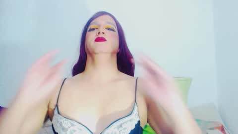 Snapshot of sophiehillsxo chatting on 12/14/25, 03:12 sophiehillsxo online show from 12/14/25, 03:12